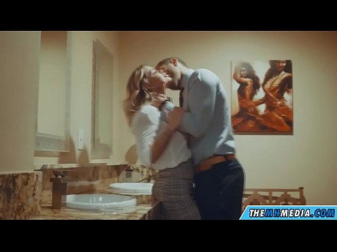 ❤️ Quando uma loira peituda o seduz em um banheiro público ❤️❌ Sexo vídeo em pt-br.porncomixone.ru ﹏